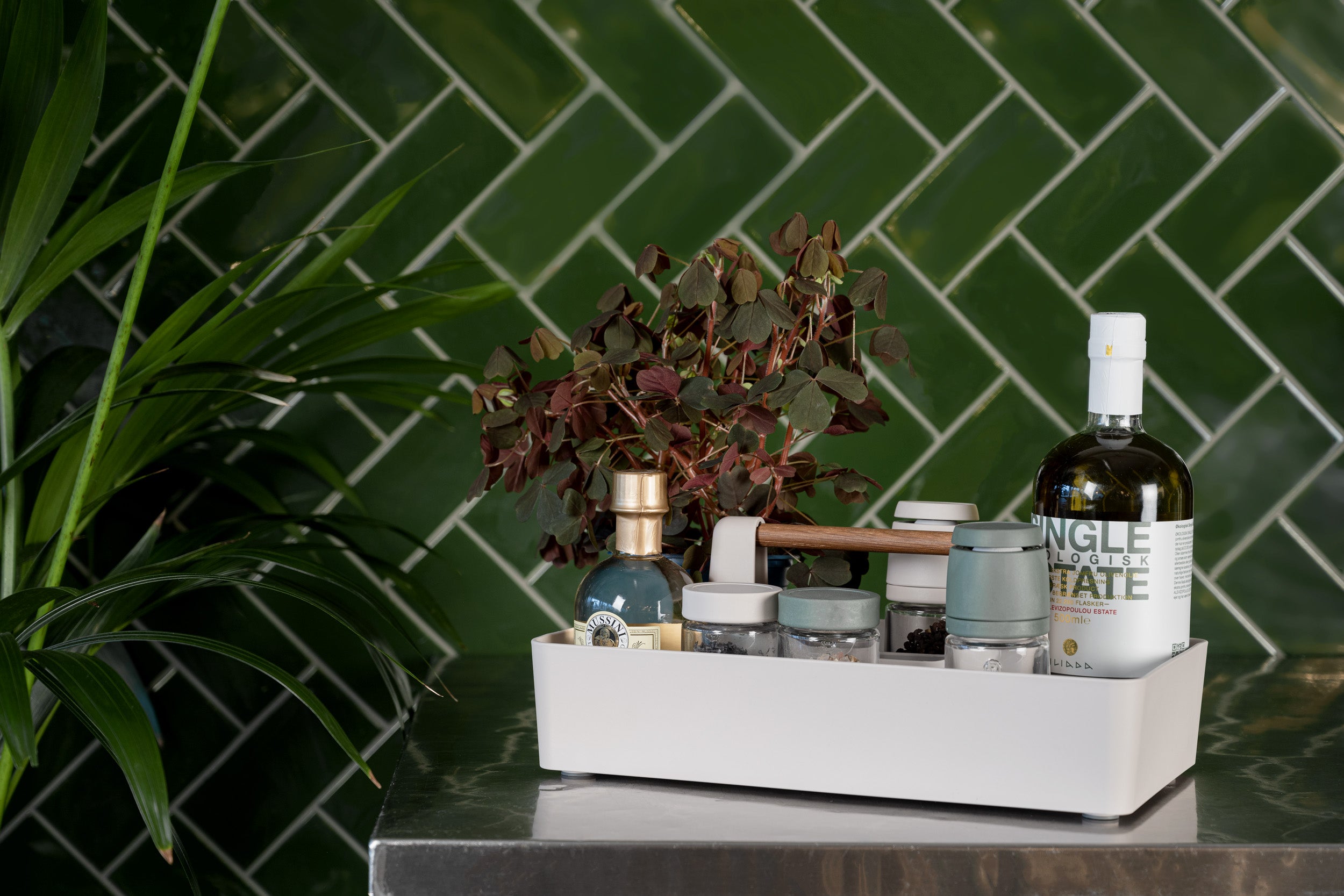 Basel toolbox, off-white